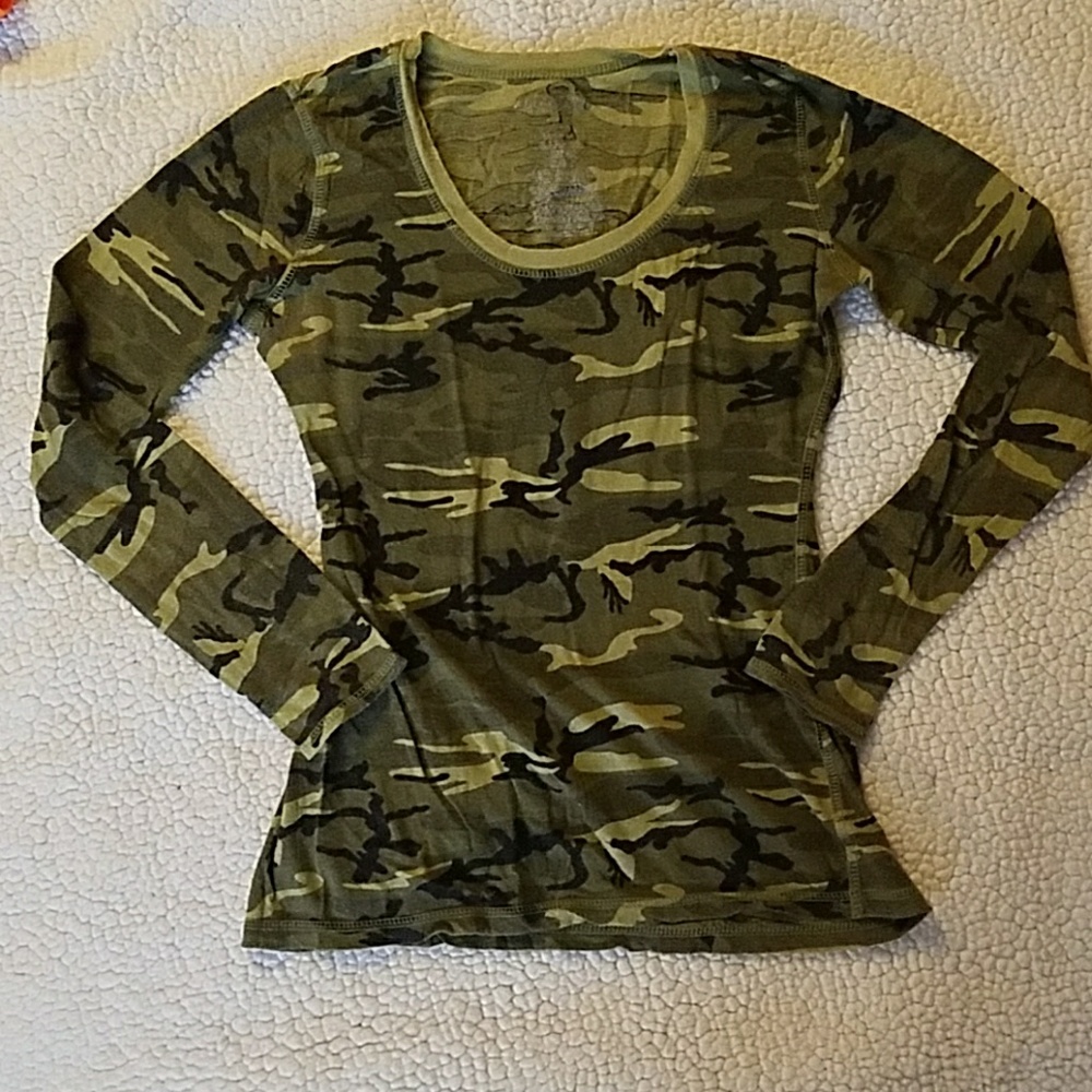 Camo long sleeve t